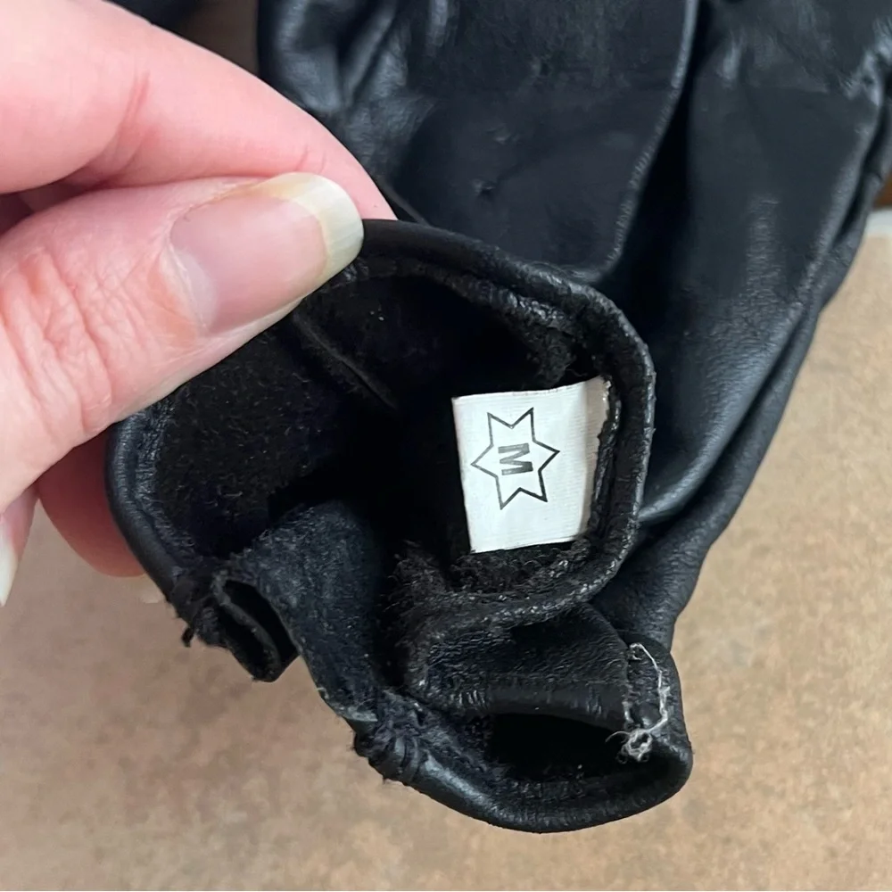 Women’s Medium Black Zip Leather Motorcycle Biker Gloves Excellent Condition!